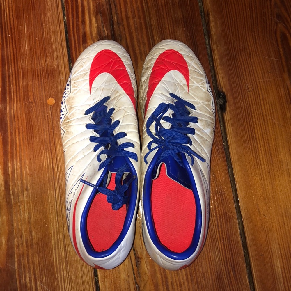 nike women’s soccer cleat